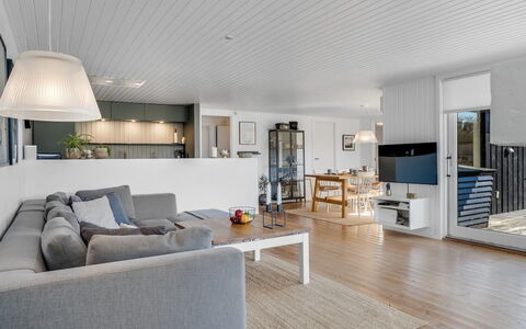 Rutha - 45M from the Sea: Möbel, Interior Design, Flooring, Fussboden, Couch, Holz, Decke, Wohnzimmer, Zimmer, Holzboden