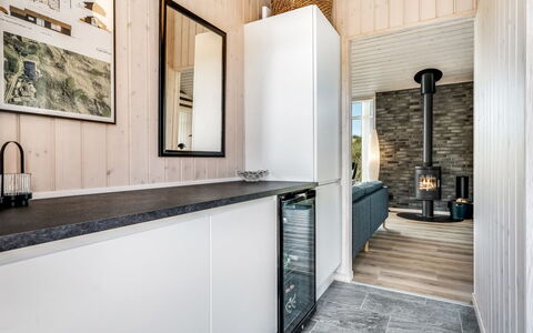 Ejnarine - 300M from the Sea: Holz, Flooring, Interior Design, Fussboden, Decke, Küche, Möbel, Zuhause, Zimmer, Holzboden