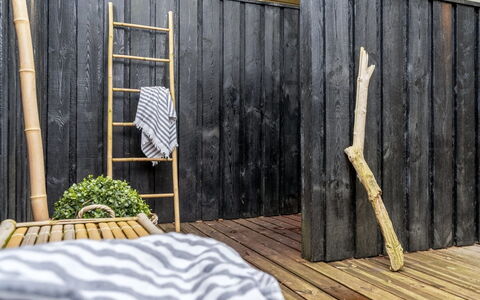 Ayelen - 600M from the Sea: Die Architektur, Dach, Zuhause, Verbundwerkstoff, Daylighting, Abstellgleis, Auffahrt