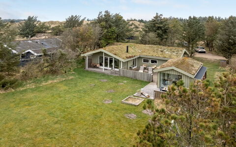 Ayelen - 600M from the Sea: Die Architektur, Dach, Zuhause, Verbundwerkstoff, Daylighting, Abstellgleis, Auffahrt