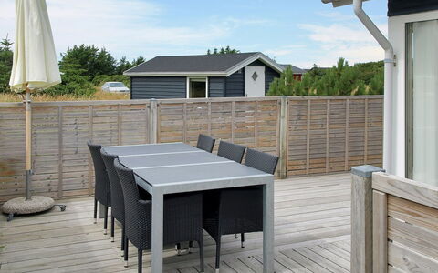 Liisi - 500M from the Sea: Holz, Möbel, Gartenmöbel, Tisch Im Freien, Deck, Hartholz, Planke, Holzbeize, Schatten, Stuhl