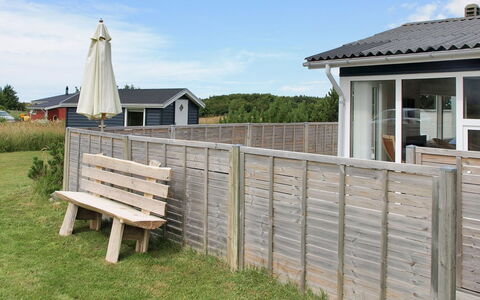 Liisi - 500M from the Sea: Holz, Verbundwerkstoff, Zaun, Planke, Abstellgleis, Hartholz, Deck, Garten, Home Fechten, Garten
