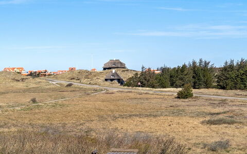 Aline - 1Km from the Sea: Himmel, Ökoregion, Landschaft, Einfach, Grundstueck, Steppe, Prärie, Steigung, Hütte, Shrubland
