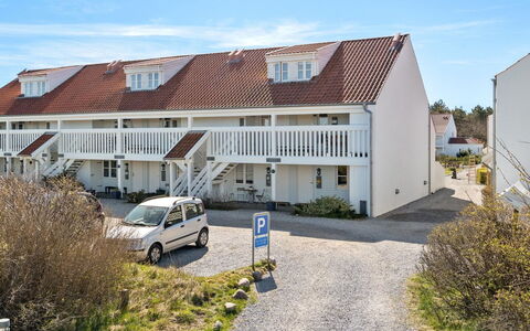 Aline - 1Km from the Sea: Estate, Auffahrt, Balkon