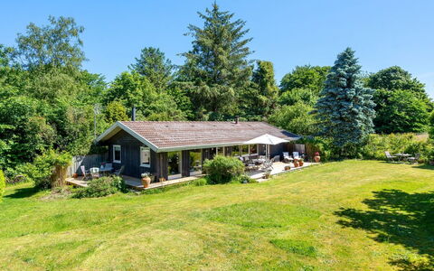 Naira - 1.8Km from the Sea: Holz, Dach, Die Architektur, Zuhause, Haus, Hütte, Abstellgleis, Hartholz, Steigung, Estate