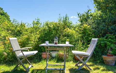 Naira - 1.8Km from the Sea: Holz, Dach, Die Architektur, Zuhause, Haus, Hütte, Abstellgleis, Hartholz, Steigung, Estate
