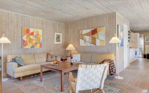 Naira - 1.8Km from the Sea: Holz, Dach, Die Architektur, Zuhause, Haus, Hütte, Abstellgleis, Hartholz, Steigung, Estate