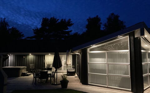 Toa - 600M from the Sea: Dach, Haus, Grundstueck, Zuhause, Hütte, Estate, Gartenbauten, Schatten, Blockhaus, Landscaping