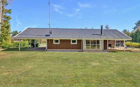 Wegher - 650M from the Sea: Dach, Haus, Grundstueck, Zuhause, Hütte, Estate, Gartenbauten, Schatten, Blockhaus, Landscaping