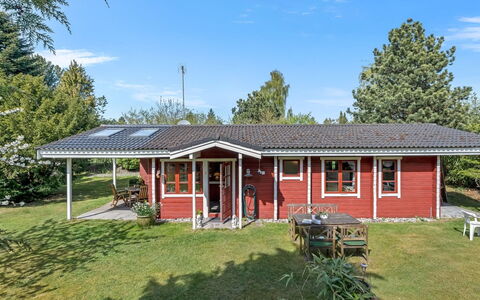 Berit - 700M from the Sea: Holz, Haus, Hütte, Zuhause, Dach, Ländliches Gebiet, Abstellgleis, Blockhaus, Gartenbauten, Hartholz