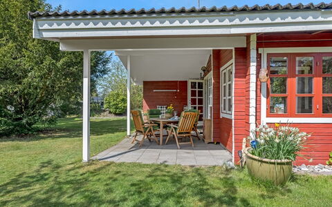 Berit - 700M from the Sea: Holz, Haus, Hütte, Zuhause, Dach, Ländliches Gebiet, Abstellgleis, Blockhaus, Gartenbauten, Hartholz