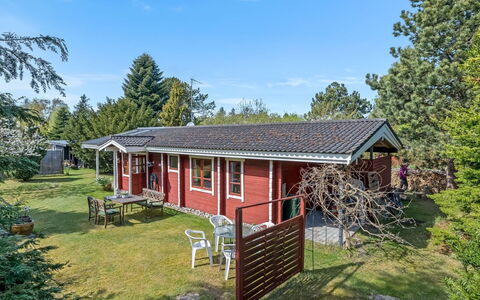 Berit - 700M from the Sea: Holz, Haus, Hütte, Zuhause, Dach, Ländliches Gebiet, Abstellgleis, Blockhaus, Gartenbauten, Hartholz
