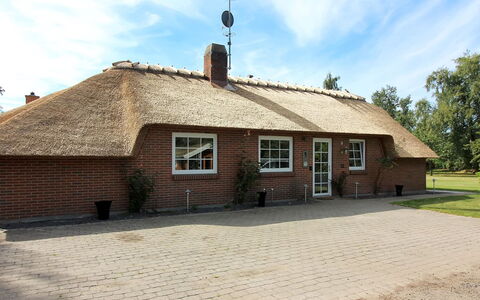 Erra - 250M from the Sea: Holz, Haus, Hütte, Zuhause, Dach, Ländliches Gebiet, Abstellgleis, Blockhaus, Gartenbauten, Hartholz