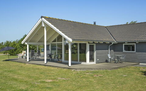 Bolli - 1.1Km from the Sea: Dach, Zuhause, Tür, Hütte, Schatten, Abstellgleis, Garten, Estate, Hinterhof