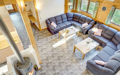 Dora - 180M from the Sea: Wohngebiet, Dach, Vorort, Auffahrt, Estate, Kamin