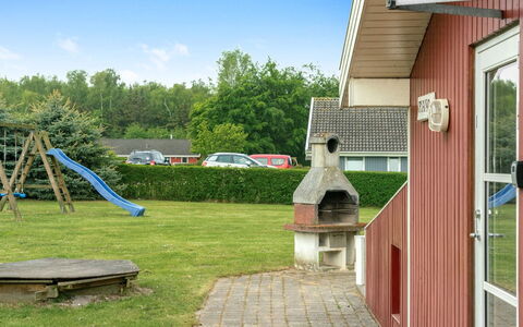 Folke - 250M from the Sea: Pflanzengemeinschaft, Sonnenlicht, Krautige Pflanze, Garten, Plantage, Landwirtschaft, Bauernhof