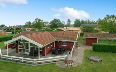 Folke - 250M from the Sea