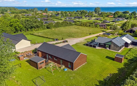 Gojana - 400M from the Sea: Strauch, Urban Design, Ground, Backstein, Wohnung, Estate, Mauerwerk, Balkon, Landscaping