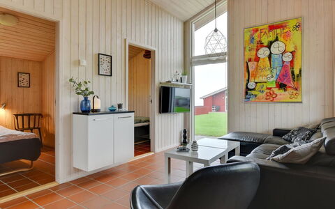 Helga - 100M from the Sea: Holz, Interior Design, Flooring, Fussboden, Decke, Zimmer, Möbel, Holzboden, Wohnzimmer, Tür