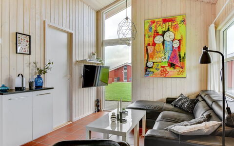 Helga - 100M from the Sea: Holz, Interior Design, Flooring, Wohnzimmer, Möbel, Fussboden, Zimmer, Decke, Couch, Zuhause
