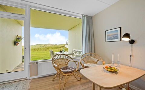 Raimo - 50M from the Sea: Interior Design, Möbel, Decke, Zimmer, Stuhl, Wohnzimmer, Kaffetisch, Küche & Esszimmer Tisch