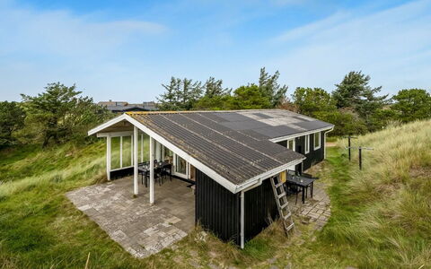 Senta - 200M from the Sea: Strauch, Urban Design, Ground, Backstein, Wohnung, Estate, Mauerwerk, Balkon, Landscaping