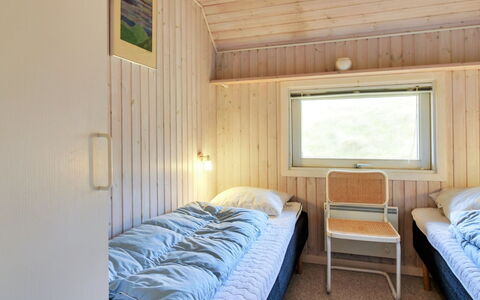 Telia - 250M from the Sea: Bett, Schlafzimmer, Bettdecke, Holz, Bedding, Interior Design, Decke, Fussboden, Flooring, Bettrahmen