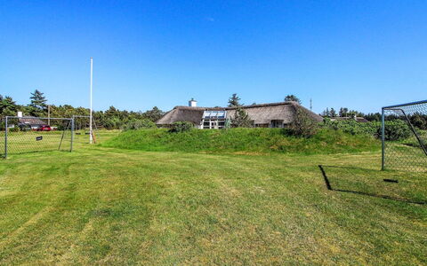 Annalise - 1Km from the Sea: Haus, Dach, Zuhause, Hütte, Strauch, Ground, Estate, Bauernhaus, Abstellgleis, Gartenbauten