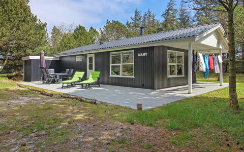 Dika - 1Km from the Sea: Haus, Zuhause, Dach, Hütte, Abstellgleis, Gartenbauten, Schatten, Garten, Schuppen, Estate