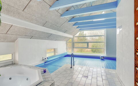 Swening - 2.1Km from the Sea: Decke, Resort, Daylighting, Design, Hotel, Dachboden, Strahl, Penthouse, Schwimmbad