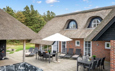 Vangel - 500M from the Sea