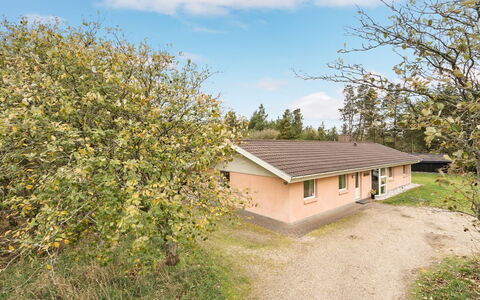 Vicktoria - 500M to the Fjord: Haus, Zuhause, Dach, Wohngebiet, Hütte, Estate, Bauernhaus, Rasen, Landscaping, Abstellgleis