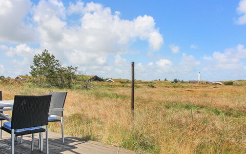 Edyta - 400M from the Sea: Gras, Haus, Dach, Zuhause, Hütte, Strauch, Grundstueck, Ländliches Gebiet, Bauernhaus, Ground