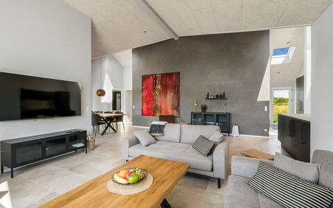 Måns - 500M to the Fjord: Flooring, Decke, Interior Design, Fussboden, Couch, Wohnzimmer, Zimmer, Holzboden, Hartholz