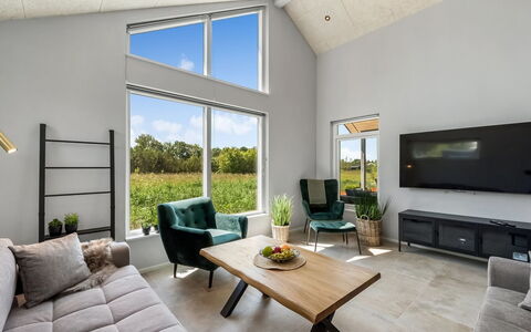 Måns - 500M to the Fjord: Interior Design, Decke, Möbel, Flooring, Couch, Wohnzimmer, Fussboden, Zuhause, Zimmer