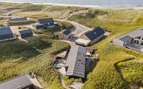 Ayu - 100M from the Sea: Hütte, Schuppen, Hütte, Bauernhaus, Prärie, Hütte, Scheune, Blockhaus, Gartenbauten