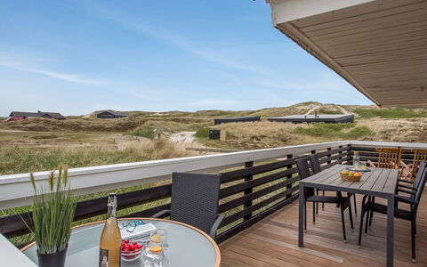 Ozeana - from the Sea: Strauch, Urban Design, Ground, Backstein, Wohnung, Estate, Mauerwerk, Balkon, Landscaping