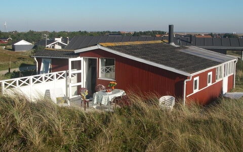 Annelotte - from the Sea: Dach, Haus, Zuhause, Hütte, Ländliches Gebiet, Grundstueck, Abstellgleis, Estate, Steigung, Bauernhaus