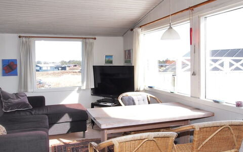 Annelotte - from the Sea: Möbel, Holz, Interior Design, Fussboden, Decke, Flooring, Zuhause, Tür, Stuhl, Wohnzimmer