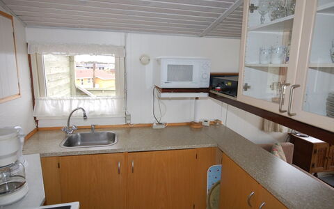 Annelotte - from the Sea: Küche, Spüle, Holz, Countertop, Sinken, Küchengerät, Armatur, Flooring, Major Appliance, Cabinetry