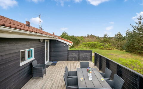 Andrie - 800M from the Sea: Strauch, Urban Design, Ground, Backstein, Wohnung, Estate, Mauerwerk, Balkon, Landscaping
