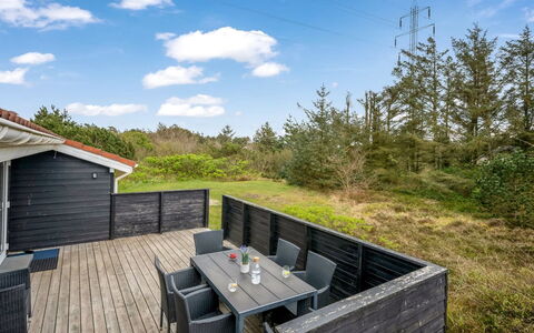 Andrie - 800M from the Sea: Strauch, Urban Design, Ground, Backstein, Wohnung, Estate, Mauerwerk, Balkon, Landscaping