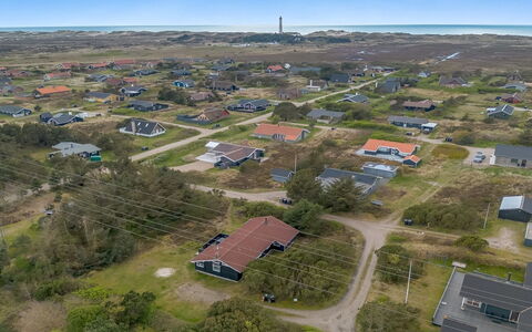 Andrie - 800M from the Sea: Strauch, Urban Design, Ground, Backstein, Wohnung, Estate, Mauerwerk, Balkon, Landscaping
