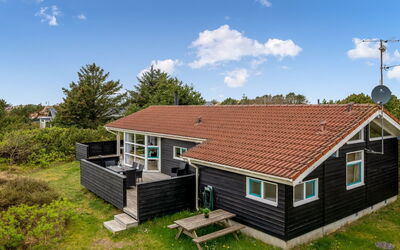 Andrie - 800M from the Sea