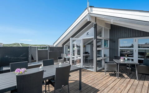 Henning - from the Sea: Hütte, Zuhause, Haus, Dach, Veranda, Estate, Abstellgleis, Gartenbauten, Bauernhaus, Garten