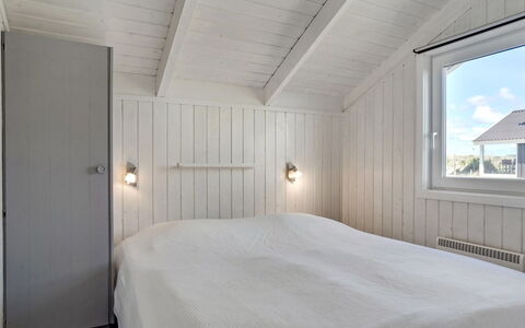 Henning - from the Sea: Holz, Decke, Fussboden, Flooring, Schlafzimmer, Planke, Hartholz, Bedding, Bett
