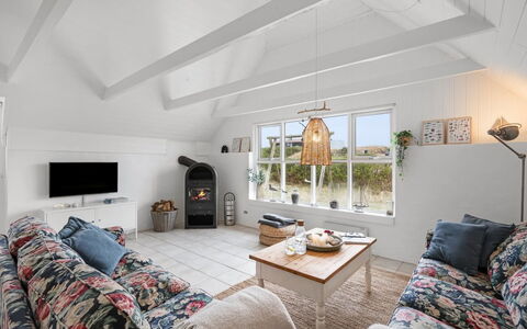 Annielle - from the Sea: Möbel, Interior Design, Couch, Decke, Holz, Wohnzimmer, Zimmer, Flooring, Beleuchtung, Light Fixture
