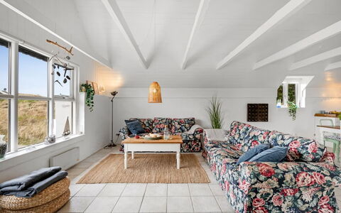 Annielle - from the Sea: Möbel, Couch, Interior Design, Wohnzimmer, Flooring, Holz, Fussboden, Decke, Zimmer