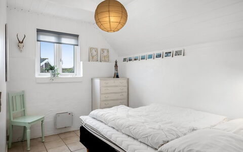 Annielle - from the Sea: Bett, Schlafzimmer, Möbel, Bedding, Bettdecke, Interior Design, Holz, Fussboden, Decke, Flooring