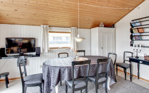 Olufdine - 400M from the Sea: Haus, Zuhause, Dach, Hütte, Strauch, Abstellgleis, Tür, Garten, Bauernhaus
